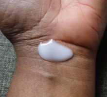 Load image into Gallery viewer, Soap & Glory CLEAN ON ME™ Creamy Clarifying Shower Gel - 500ml